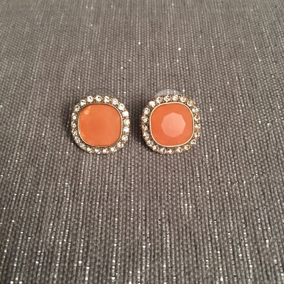 Jewelry - 🟢 Boutique Stud Earrings